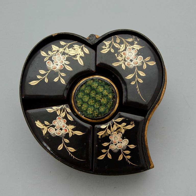SPEL / SYSKRIN, Kina, omkring år 1900.