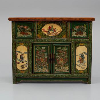 A Chinese cabinet, 20th century.