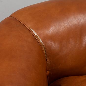 A pair of leather upholstered club chairs, 1930/40's.