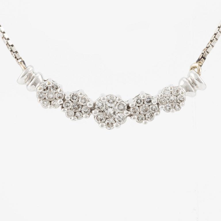 Necklace, 18K white gold with brilliant-cut diamonds.