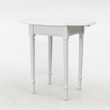 Side table with flaps. 19th century.