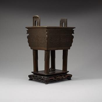 A large bornze censer, Qing dynasty with inscription.