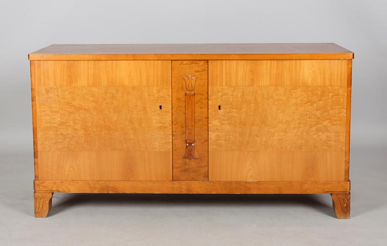 SIDEBOARD, 1900-talets första hälft.