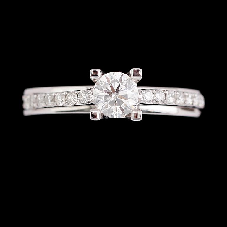 RING, 18 k vitguld, briljantslipade diamanter tot 0.40 ct.