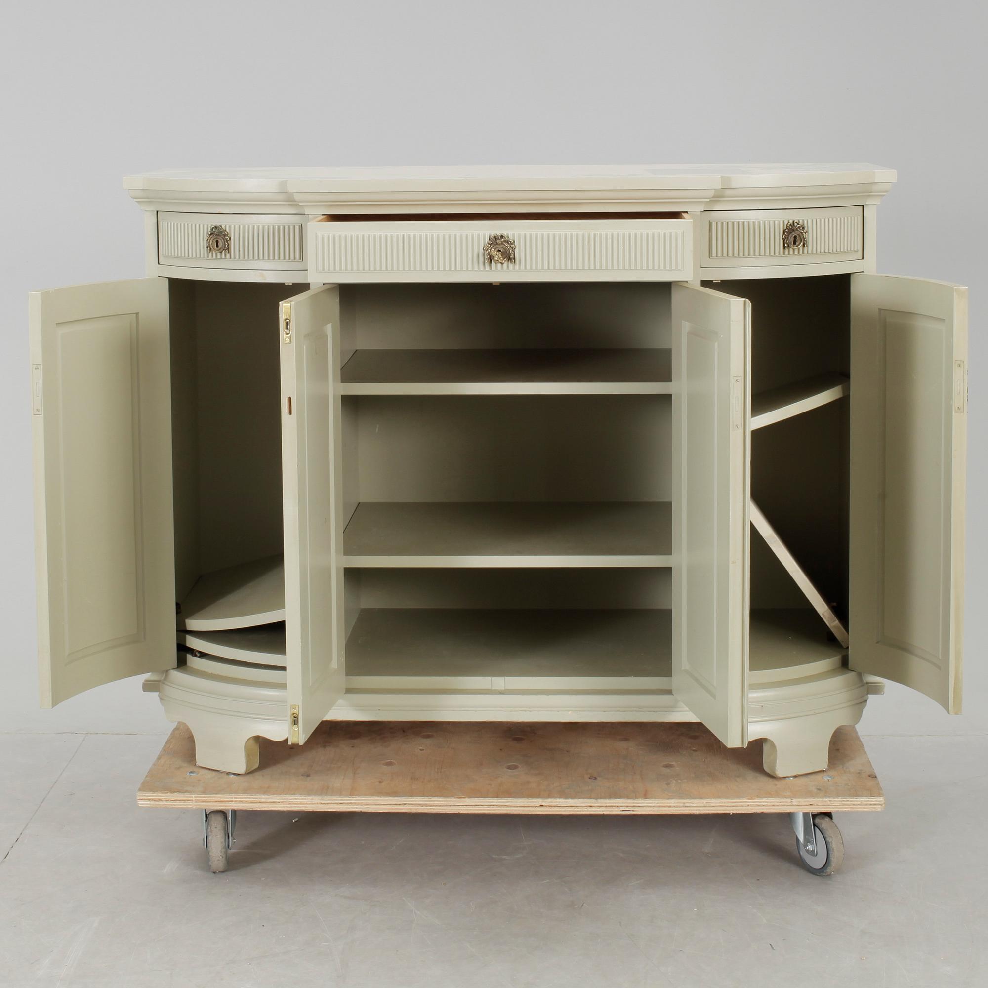 SKÄNK, gustaviansk stil, 1900-talets andra hälft.