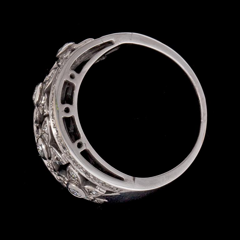 RING, brilliant cut diamonds, tot. app. 0.60 cts.