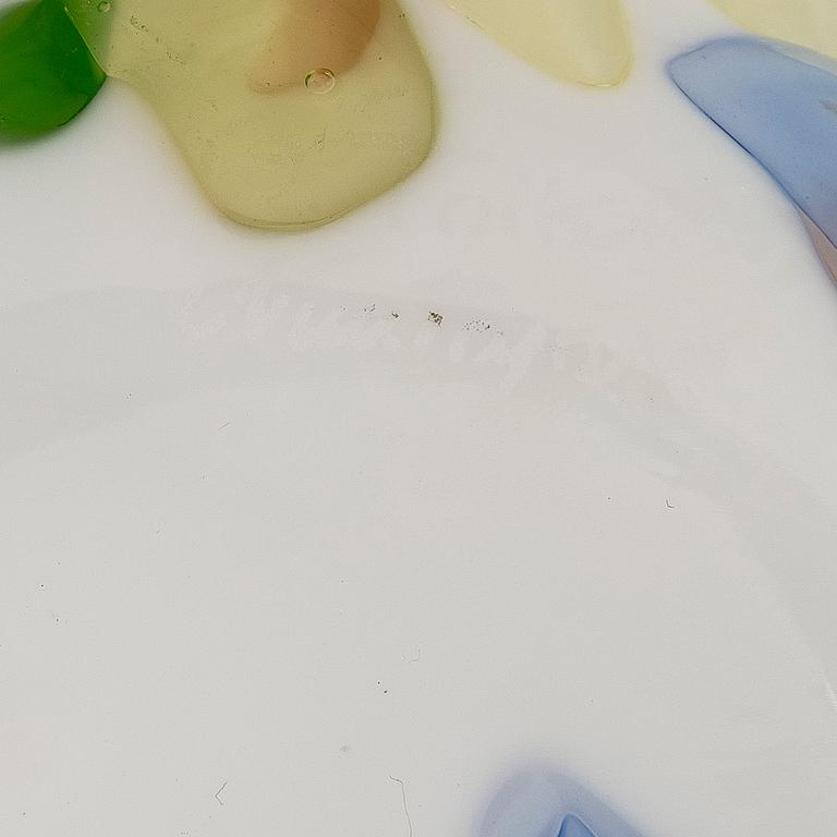 Oiva Toikka, vuosilintu ja muna 2014, "Leppärastas", signeerattu O. Toikka Nuutajärvi.