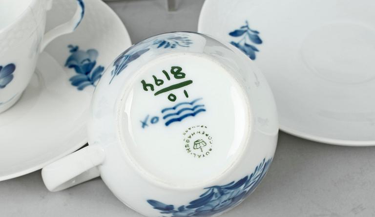 SERVISDELAR, 16 delar, porslin, "Blå blomst", Royal Copenhagen.