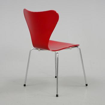 STOL, "Sjuan". Arne Jacobsen för Fritz Hansen. Tillverkad 2005.