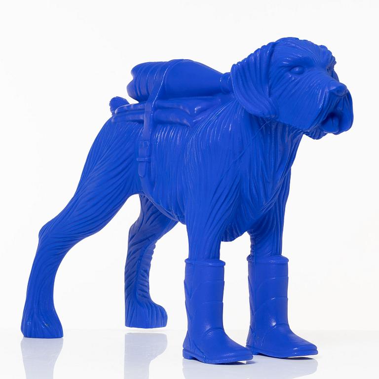 William Sweetlove, "Cloned Schnauzer with water bottle". (Blue).