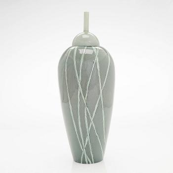 Inkeri Leivo, urna med lock, "Aino", keramik signerad Inkeri Leivo Arabia.