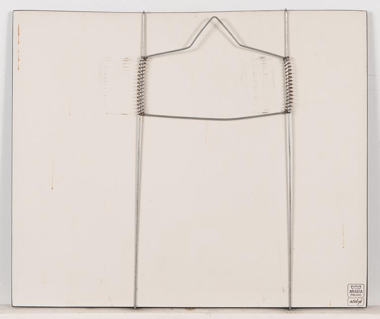 Heljä Liukko-Sundström, väggplattor, 4 st, signerade Heljä Liukko-Sundström, Arabia 1982 och 1983.