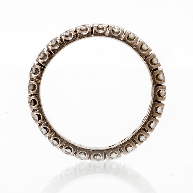 Helaliansring ca 1ct 18K vitguld, storlek 15,75/49,5.