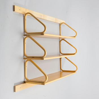 HYLLOR, 3 st, 112B samt LISTER, ett par, Alvar Aalto, Artek, 1900-senare hälft.