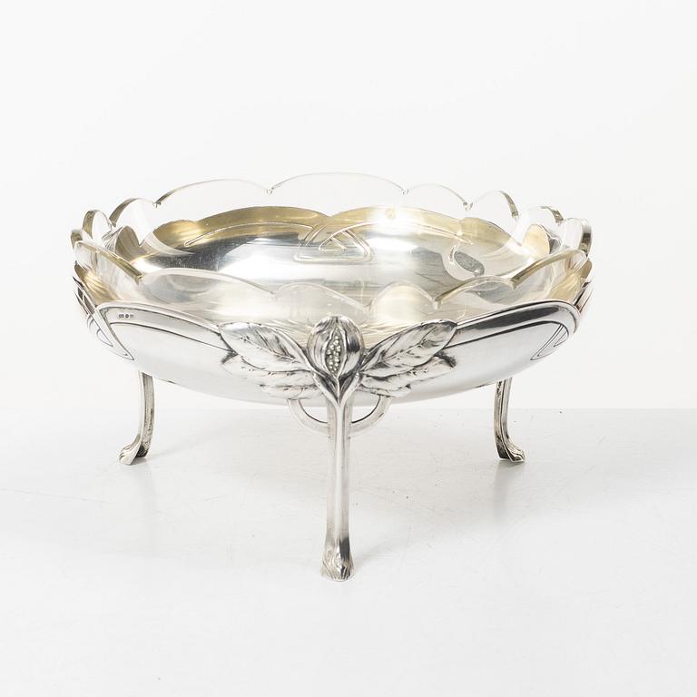 A Jugend silver bowl/stand with glass bowl, Oulu, Finland 1908.