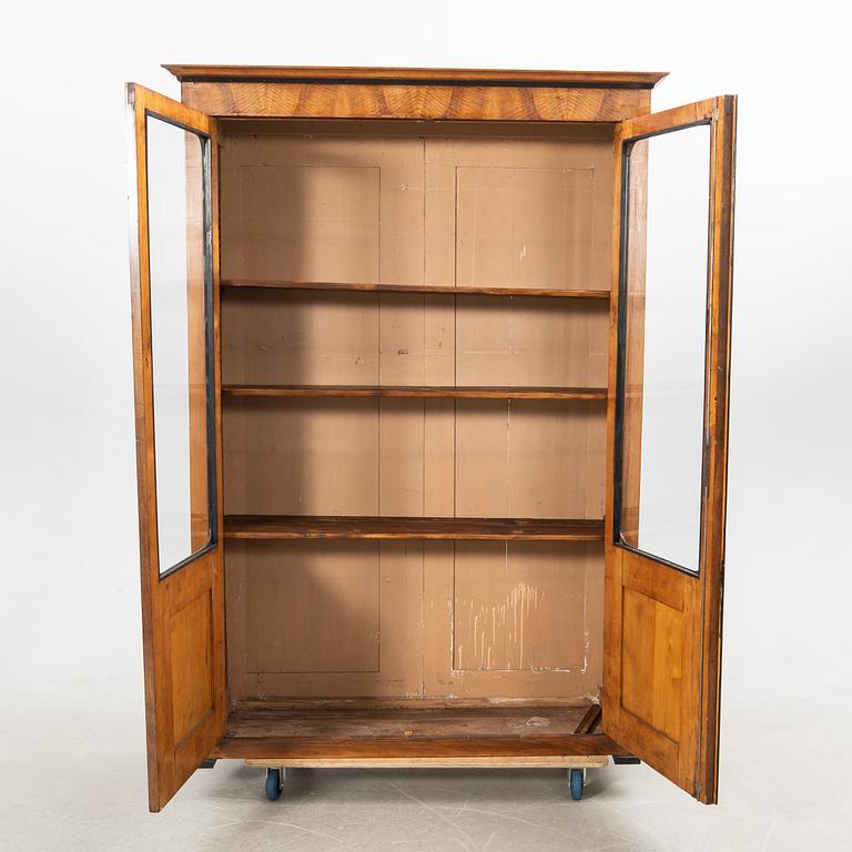 Display cabinet, first half of the 20th century.