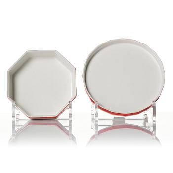 Karin Björquist, a 76-piece “Röd kant” bone china dinner service, Gustavsberg, post 1968.
