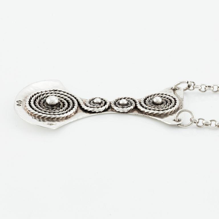 Rosa Taikon, a pendant with chain and a pair of earrings, sterling silver, Stockholm 1975 and 1976.