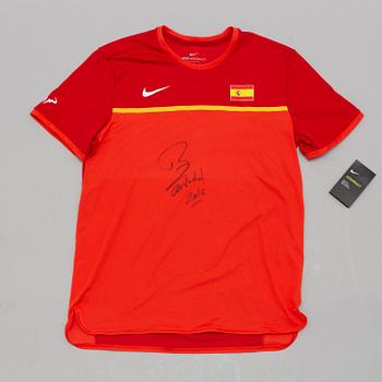 Nadal tennis t-shirt and tennis racket, signed, size M.