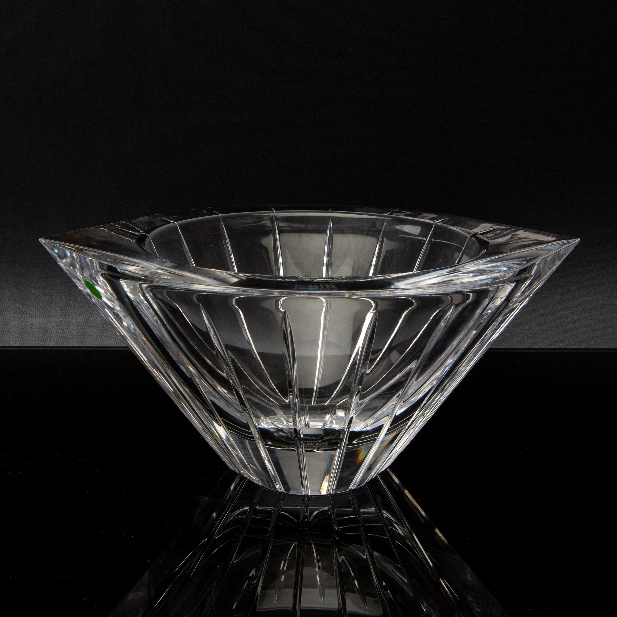 JAN JOHANSSON, two signed Orrefors glass bowls. Models. 21th century.