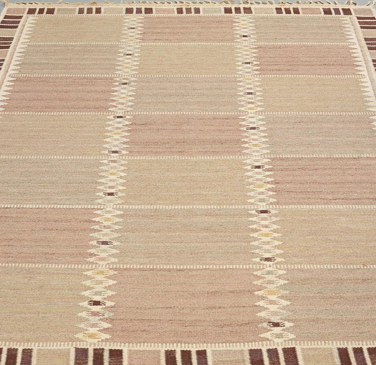 BARBRO NILSSON, MATTO, "Salerno grå med enkel bård", flat weave, ca 245 x 170,5 cm, signed AB MMF BN.