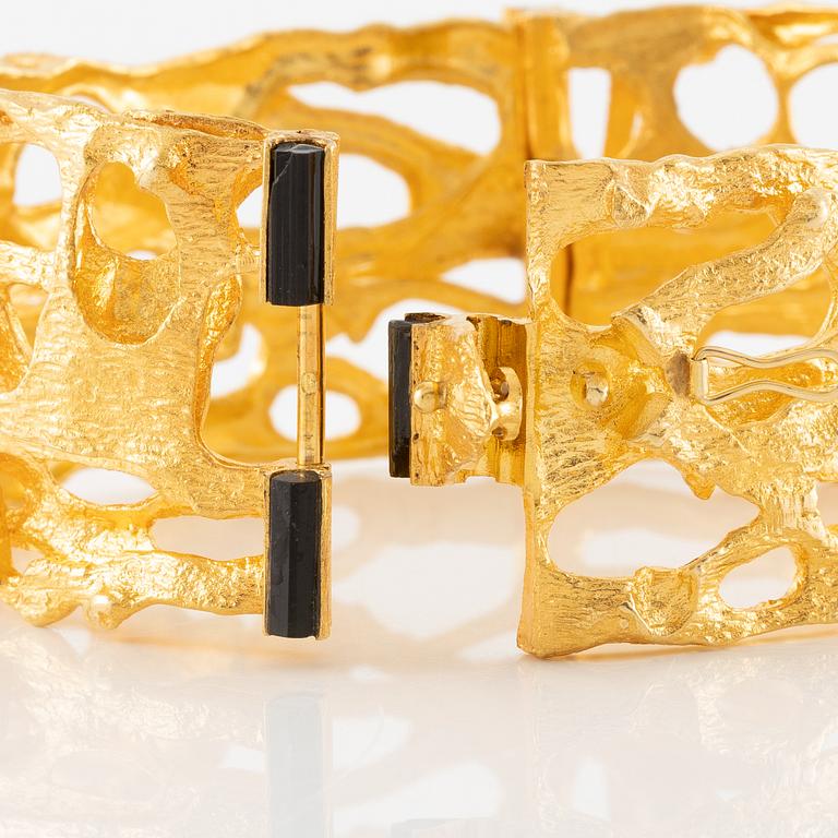 Björn Weckström, bracelet, "Offereld", 18K gold with tourmaline sticks, Lapponia 1972.