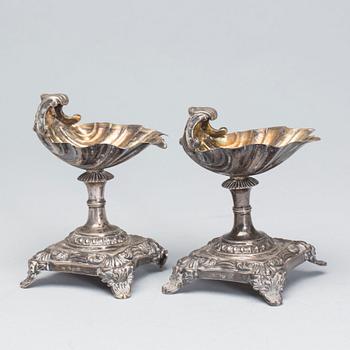 SALTKAR, ett par, Gustaf Theodor Folcker, Stockholm 1833, silver, vikt 220 g.