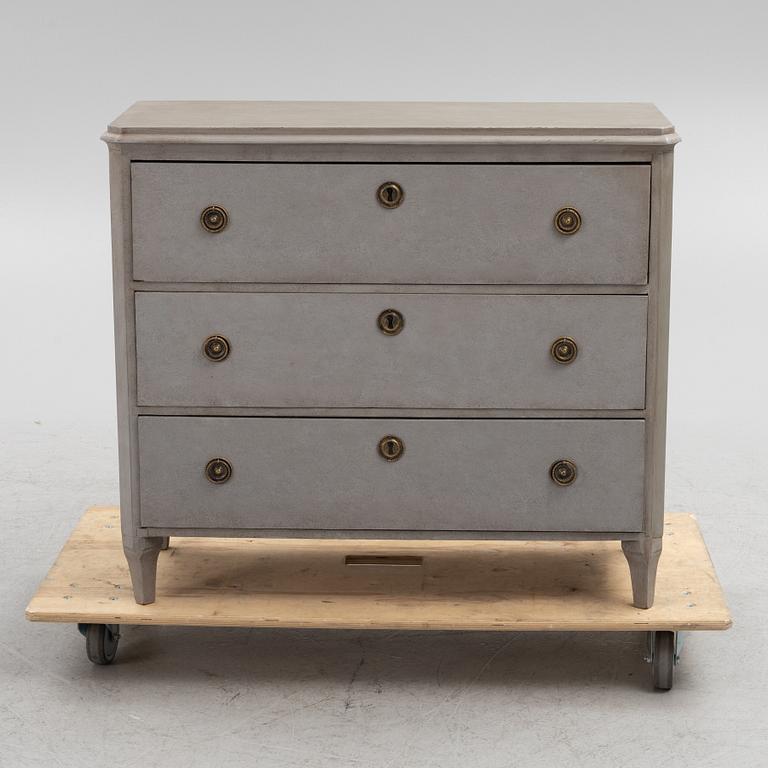 A painted chest of drawers, early 20th century.