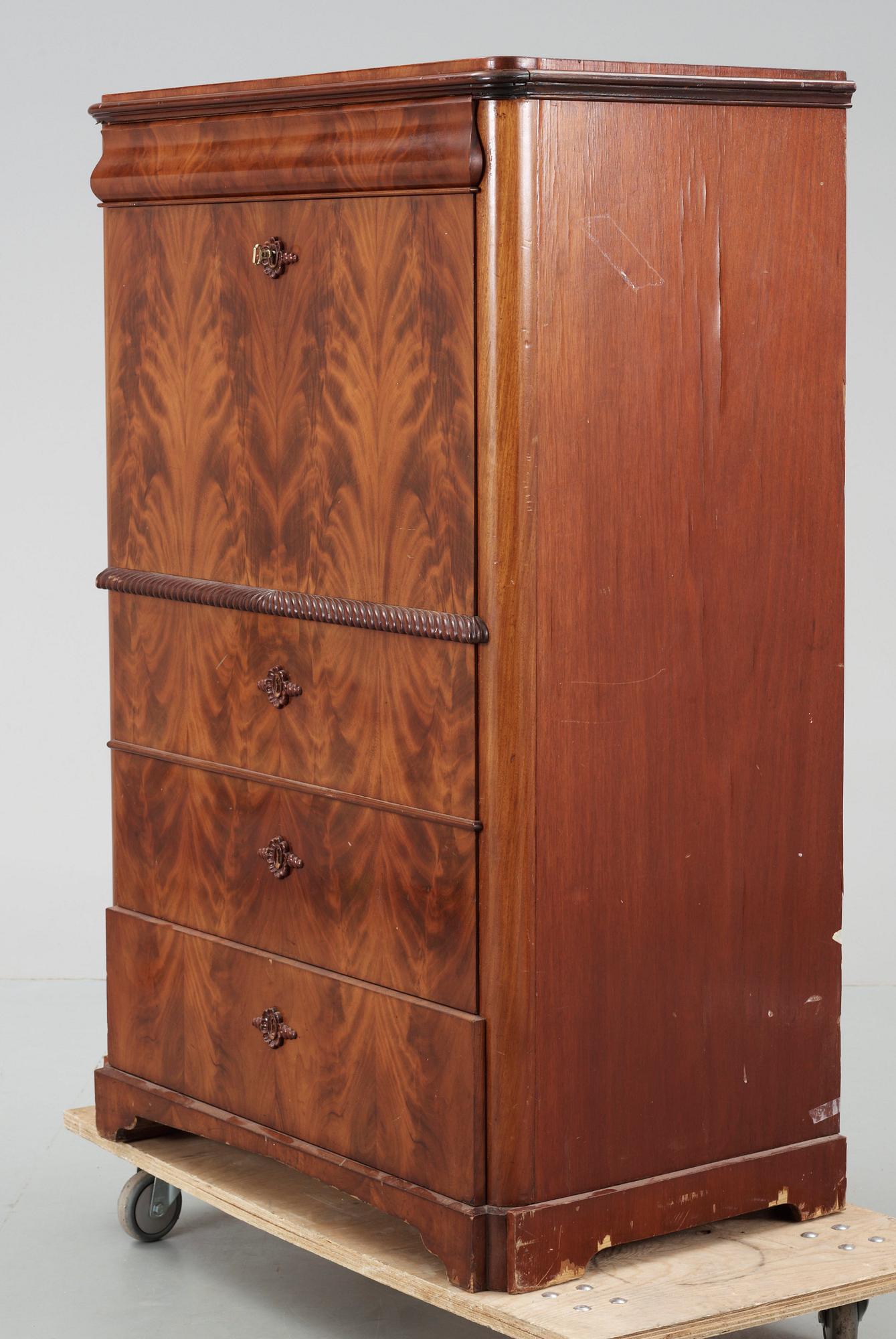 CHIFFONJE, senempire, omkring 1800-talets mitt.