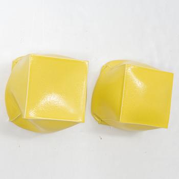 Åsa Johansson, skulpturer, 2 st "Sunny Day, Sunny Cubes", 2021.