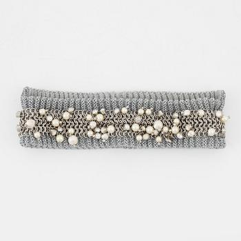 Chanel, a pearl, strass and rhinestone headband.