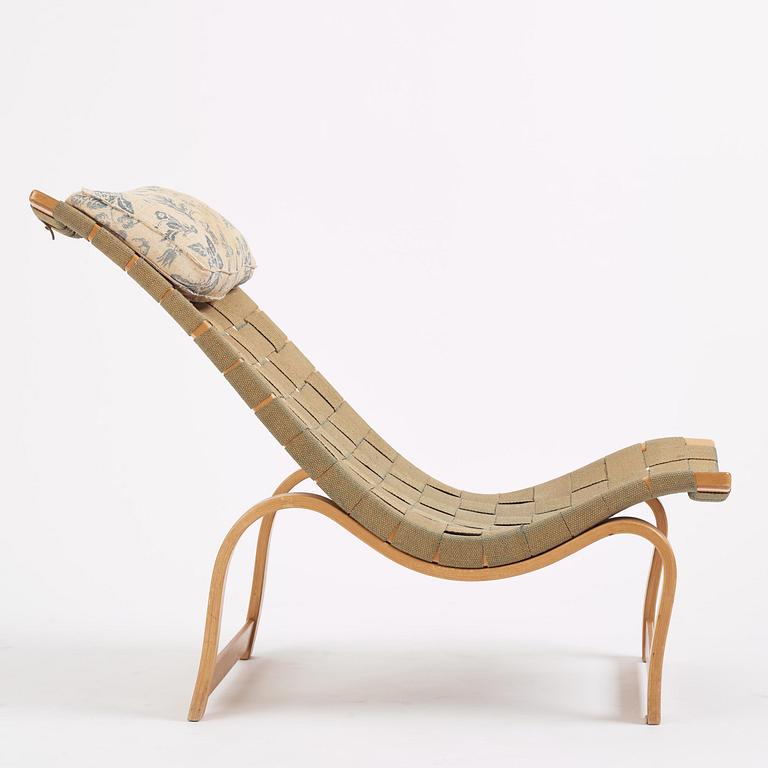 Bruno Mathsson, a "Vilstol mod. 36" easy chair, Firma Karl Mathsson, Värnamo, 1946.
