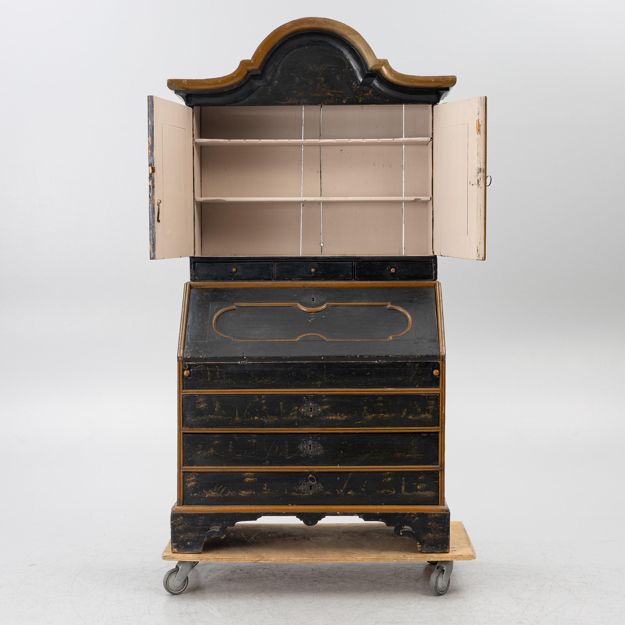 A writing cabinet, Norway, 18th/19th Century.
