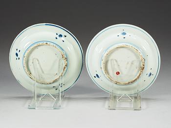 Two blue and white dishes, Ming dynasty, Tianqi (1621-27).