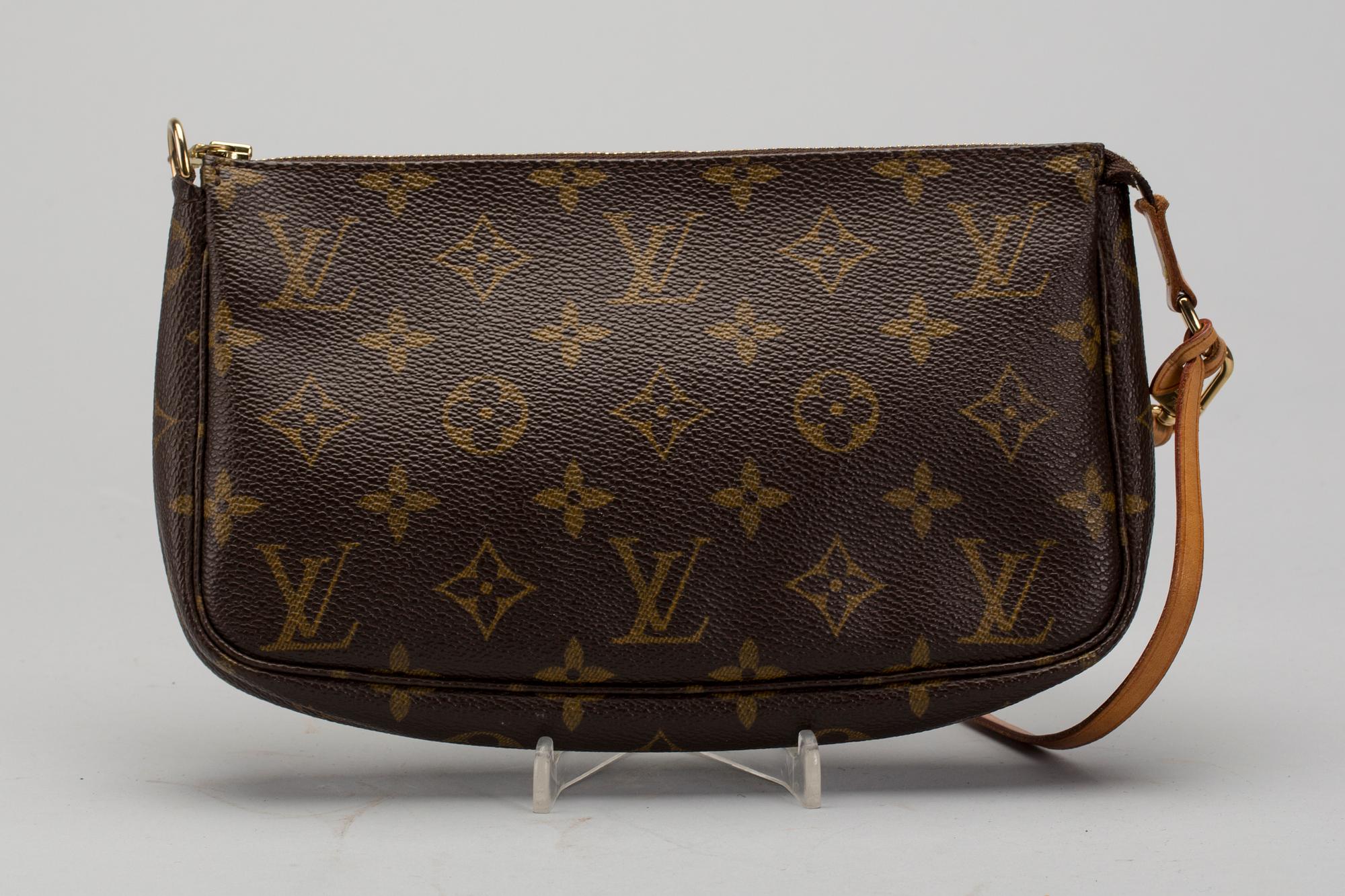 VÄSKA, "Pochette", Louis Vuitton.