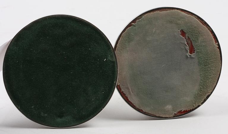 LJUSSTAKAR, ett par. Silver.