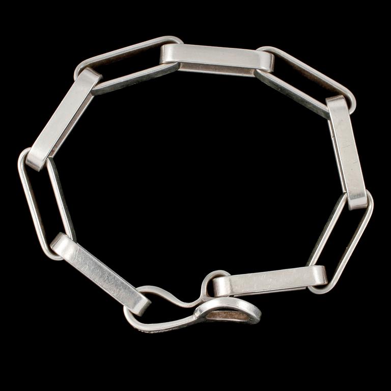 ARMLÄNK, silver, Cecilia Johansson, Göteborg, 1975. Vikt 28 g.
