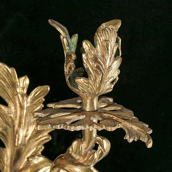 VÄGGAPPLIQUER, ett par, förgylld brons, Louis XV-stil, omkring år 1900.