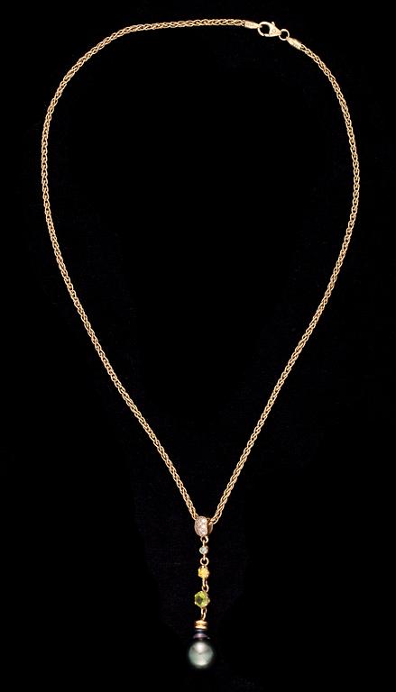 HALSBAND, 14K guld, barockpärla, diamanter och peridot. Vikt ca 10,9 g.