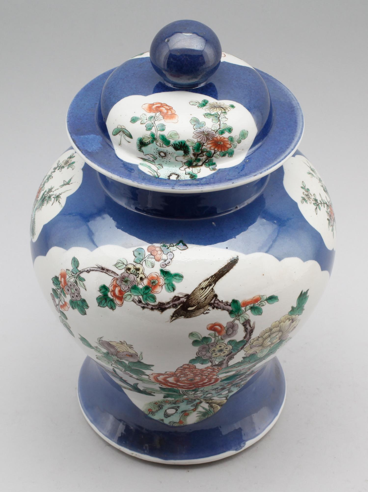 LOCKURNA, porslin, Kina, 1800-tal.