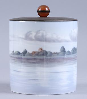 BURK, porslin, B & G samt LOCK, delvis silver, bär Österrikiska stämplar.