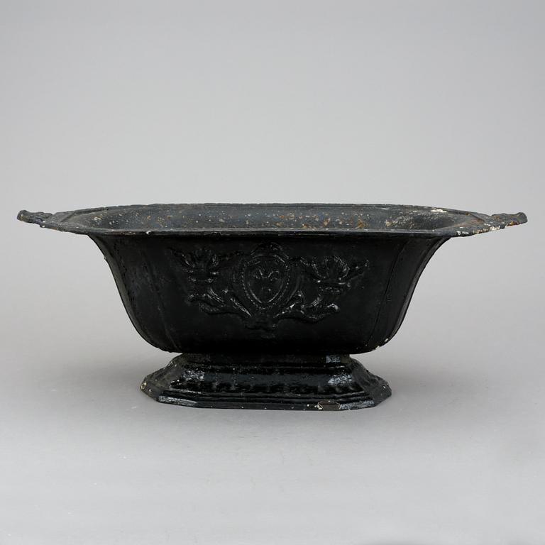 URNA, gjutjärn, 1900-tal.