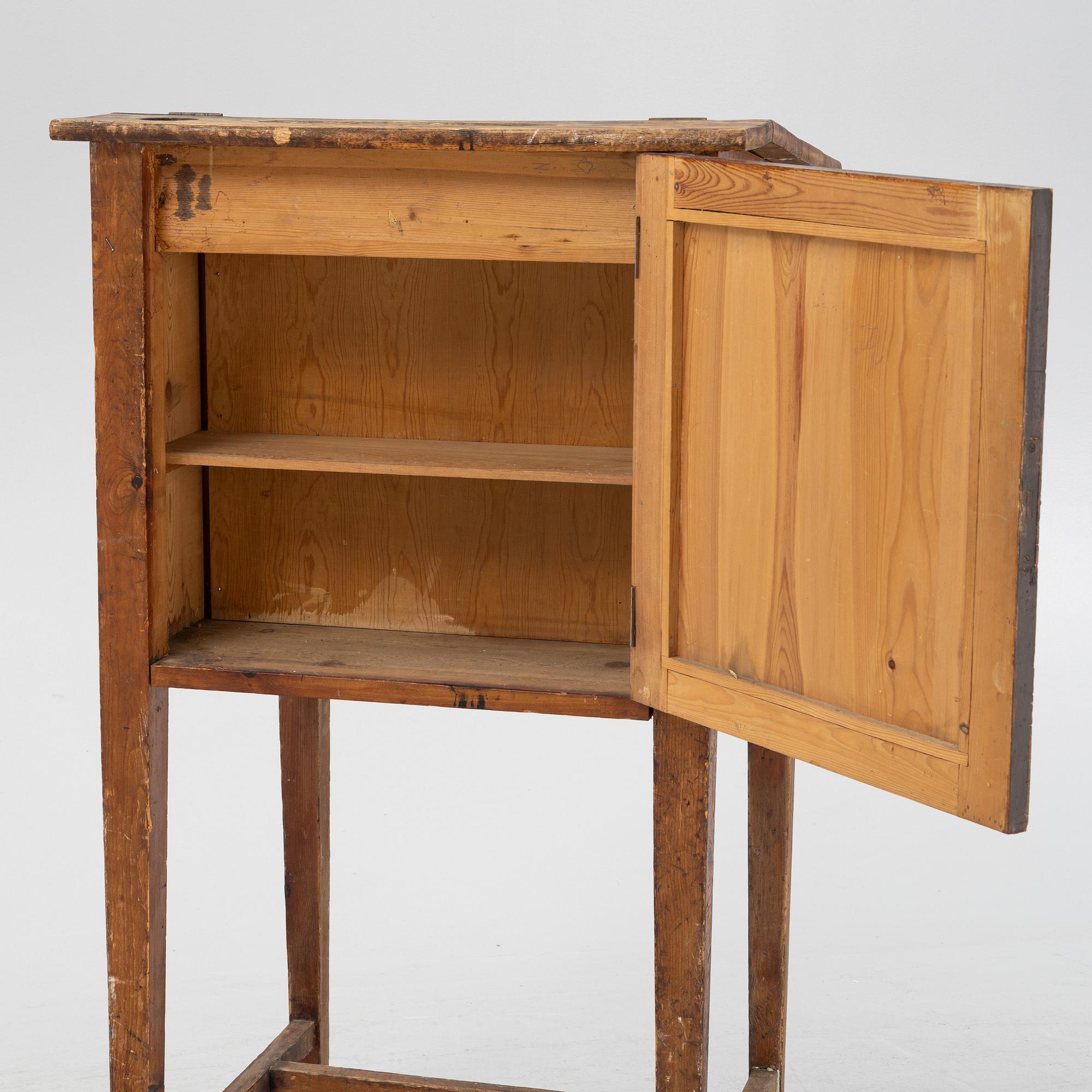 An oak and pine writing slope, 19th Century.