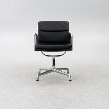 Charles & Ray Eames, Office chair, “EA208 Soft Pad Chair”, Vitra.