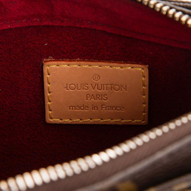 Louis Vuitton, a 'Viva Cite PM' bag.