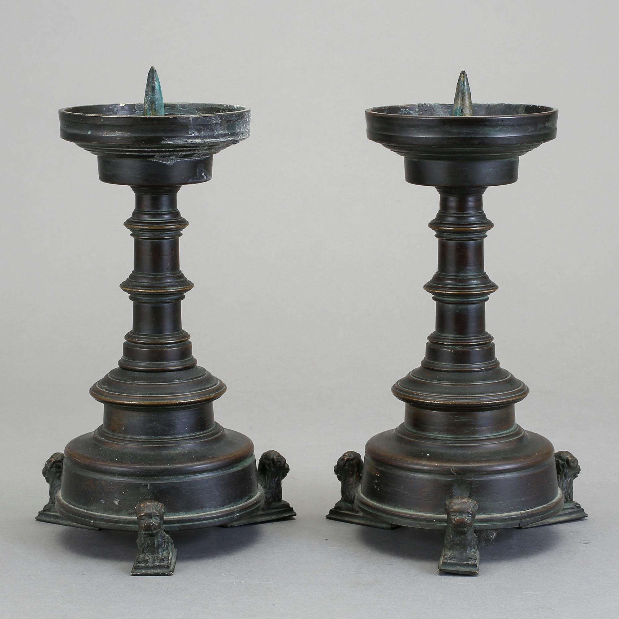 LJUSSTAKAR, ett par, brons, renässansstil, 1900-talets första hälft.