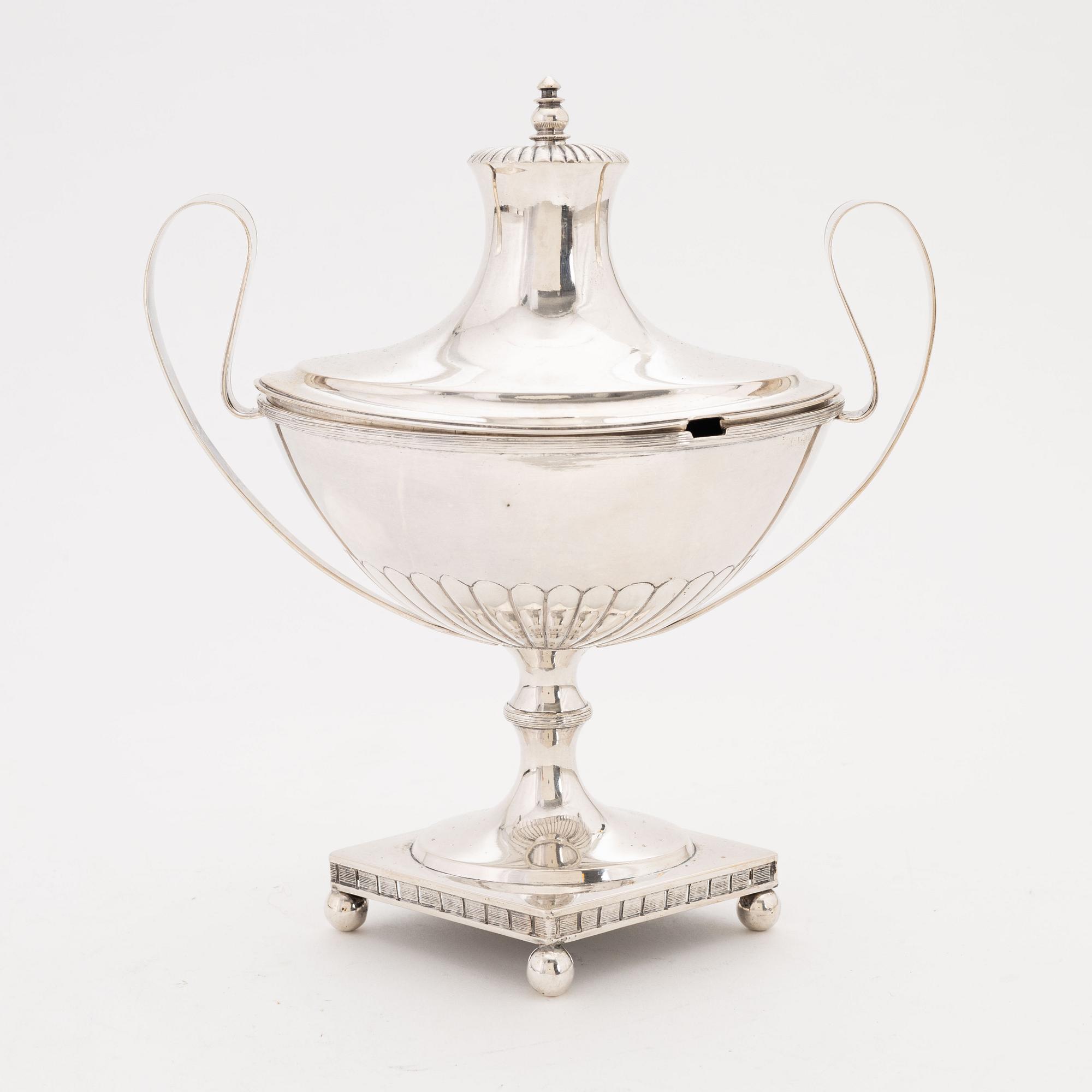 A silver sugarbowl with lid by Michael Olof Barkman, Varberg, 1820.
