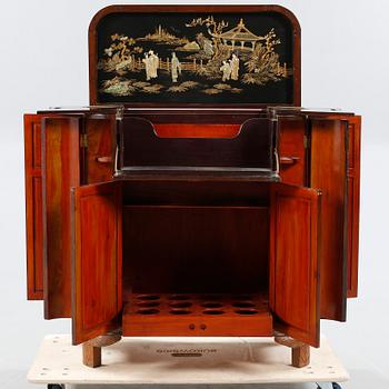 A drinks cabinet from China, second half of the 20th century.