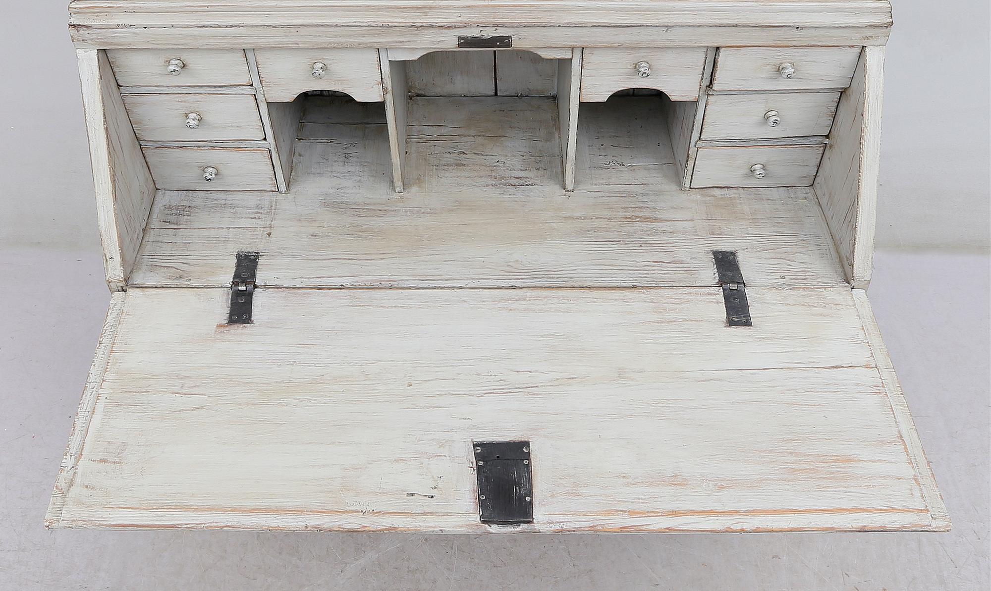 SKRIVSKÅP, 1800-talets första hälft.