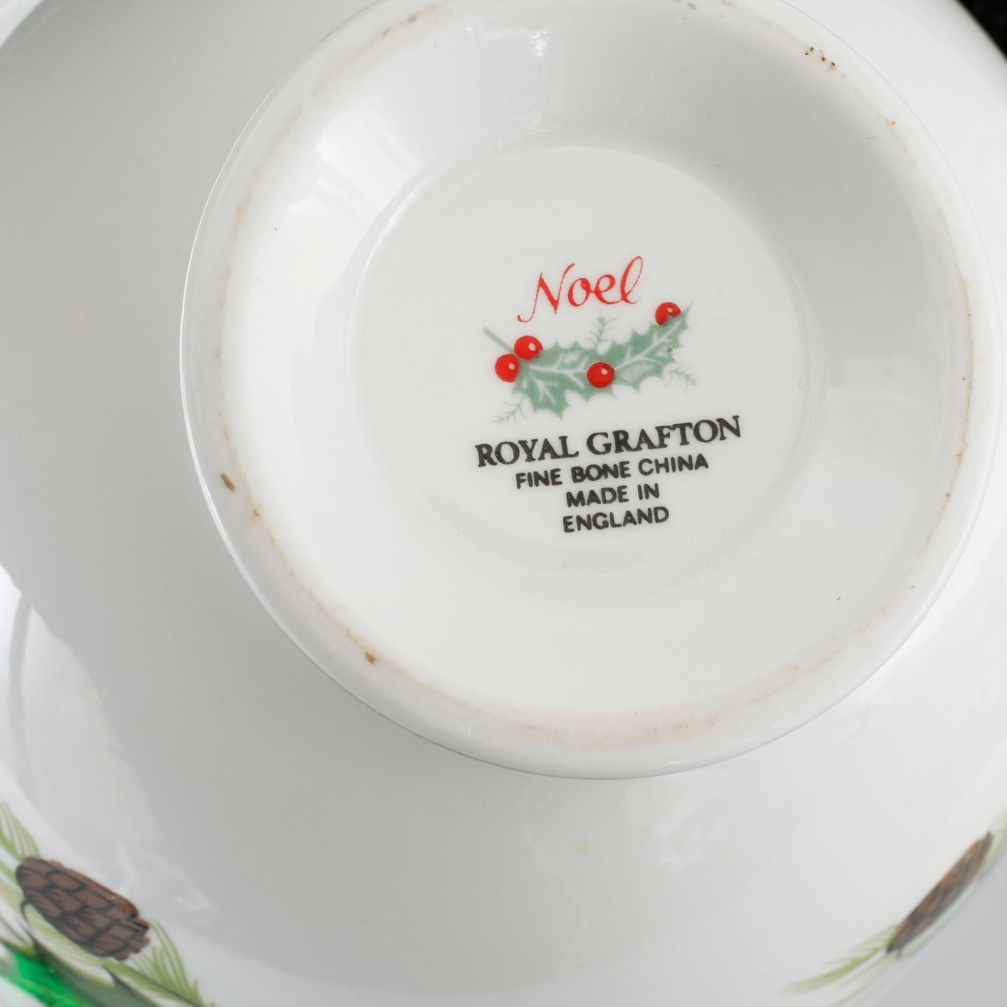 An English christmas china set of 55 pcs, 'Noel' by Royal